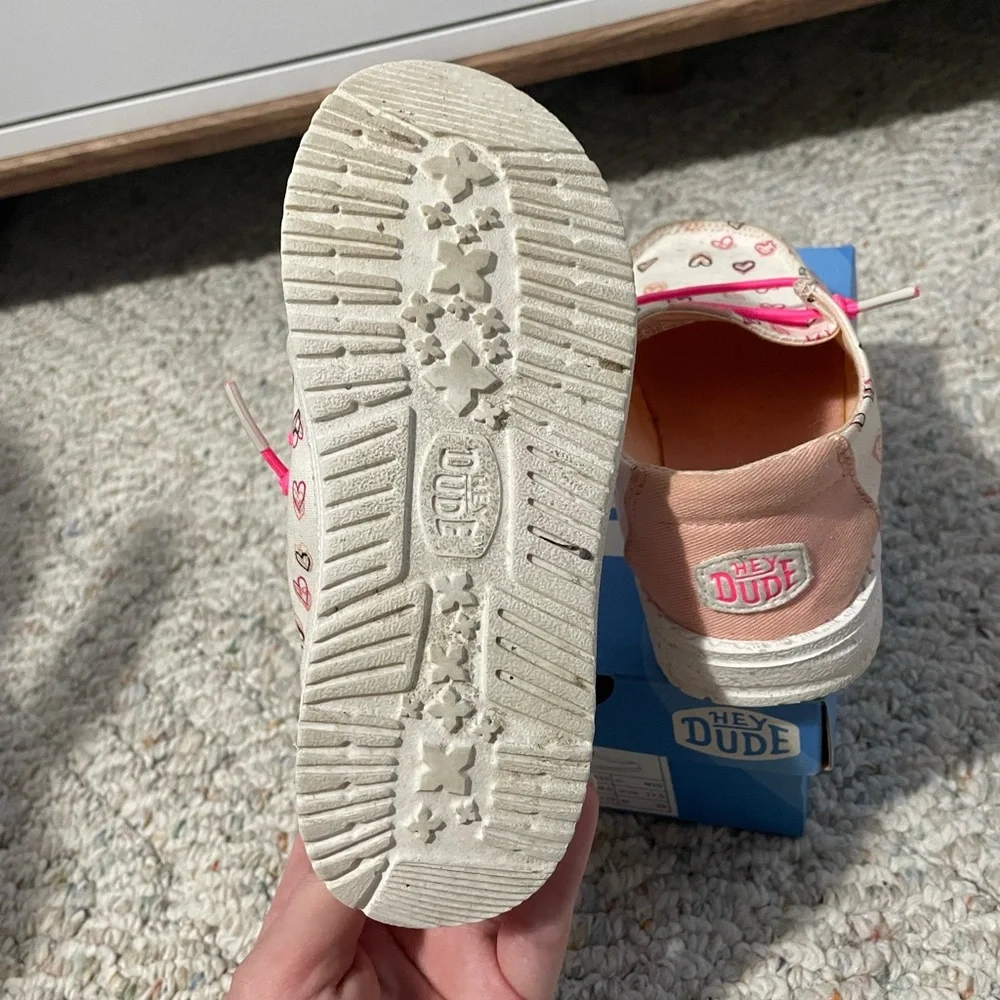 Hey Dude Heart Pattern - Pink and Cream